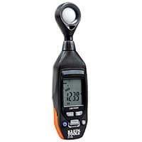 digital light meter to measure lighting level